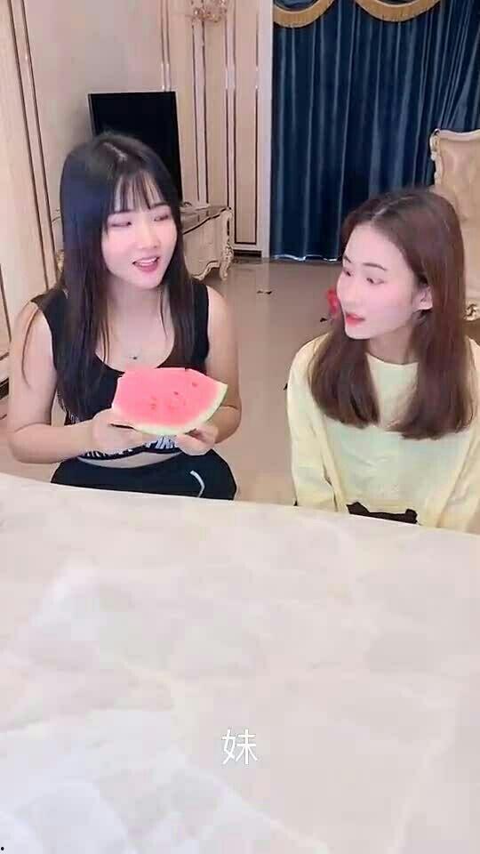 小妹吃瓜视频在线观看,揭秘娱乐圈幕后故事，带你领略明星真实生活